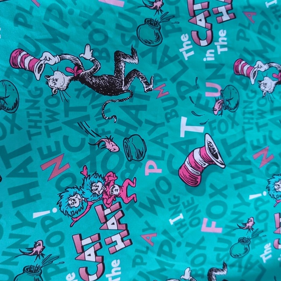 Dr Seuss, cat in the hat scrub top. Small - Picture 3 of 6